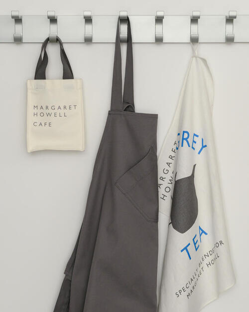 「MARGARET HOWELL CAFE」カフェから、日々の暮らしの中で使えるオリジナルプロダクトが登場
